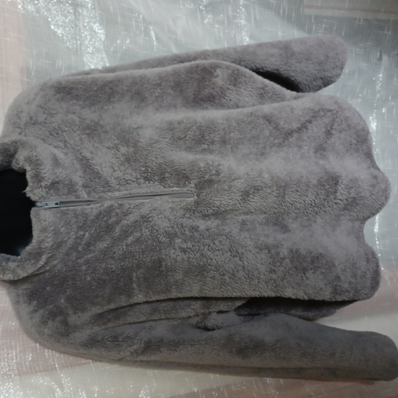 H&M faux fur half zip pullover, gray, super soft, L - Picture 1 of 6
